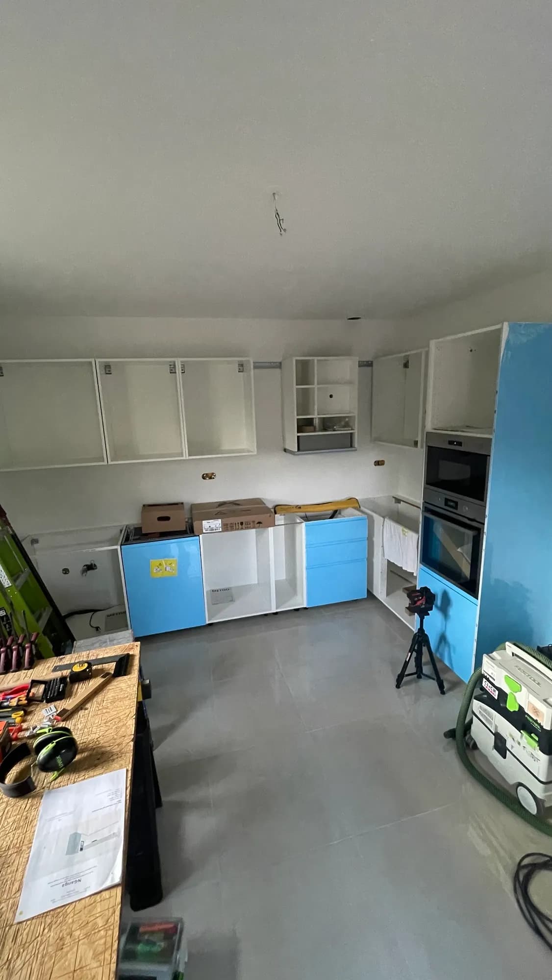 Montage des meubles d’une cuisine IKEA à Anglet